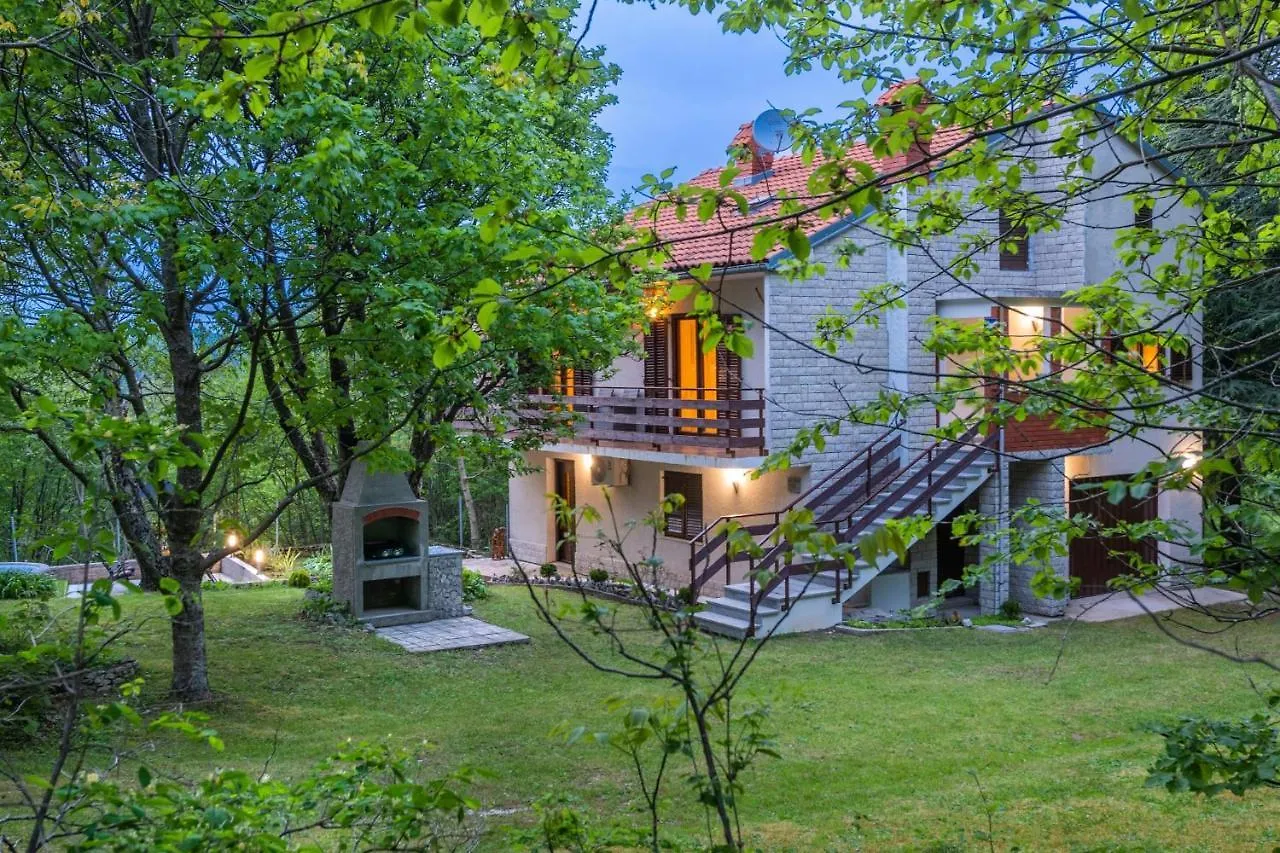 Mountain House Emerald Dream Vela Ucka