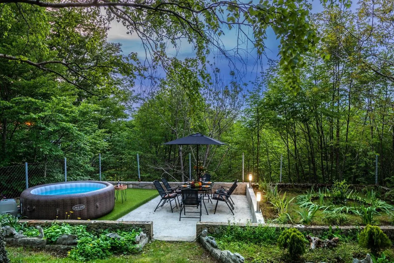 Mountain House Emerald Dream Vela Ucka