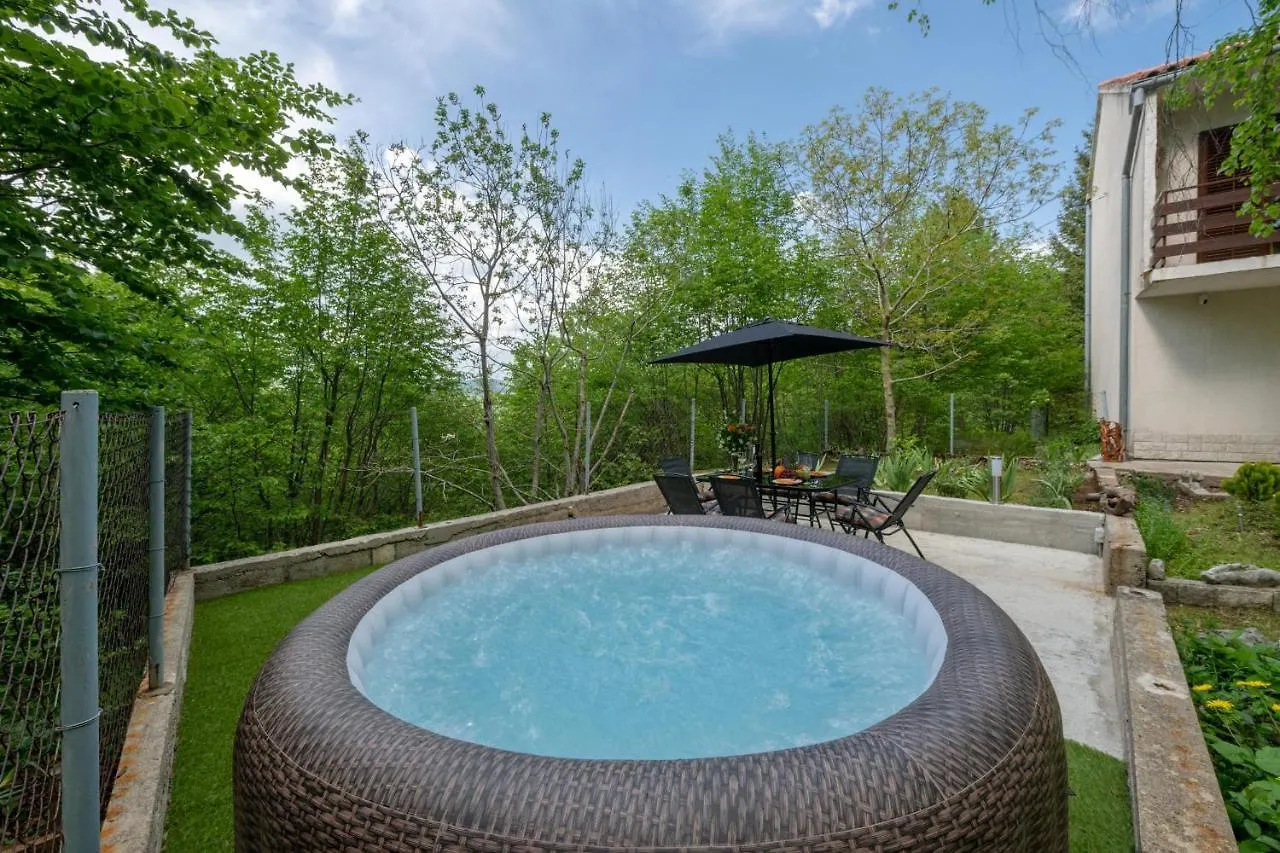 Mountain House Emerald Dream Vela Ucka